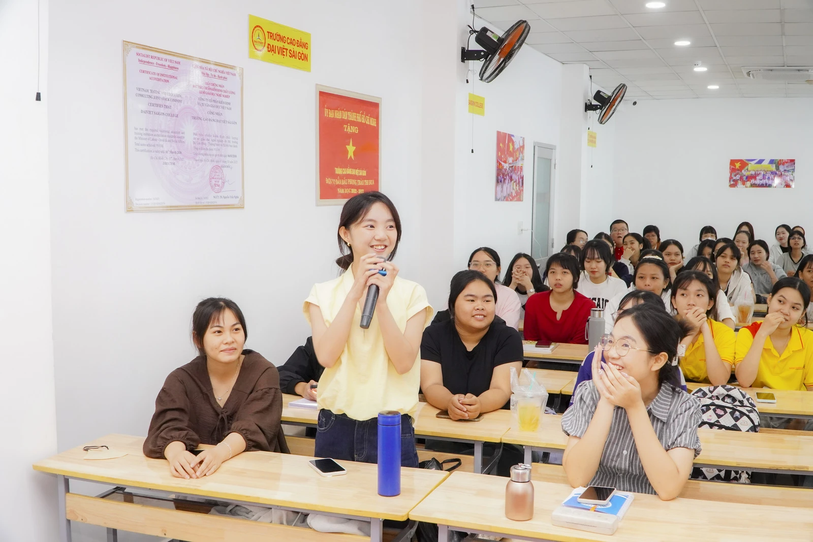 TÂN SINH VIÊN K26 TRANG BỊ KỸ NĂNG QUẢN LÝ THỜI GIAN VÀ THÍCH NGHI VỚI MÔI TRƯỜNG HỌC TẬP MỚI