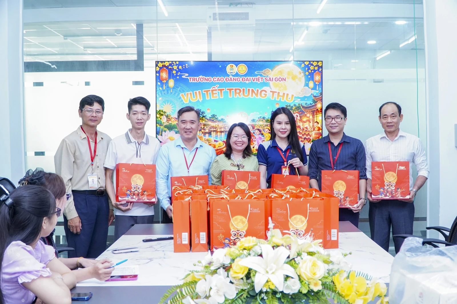 TẾT TRUNG THU - TRỌN TÌNH ĐOÀN VIÊN DƯỚI MÁI TRƯỜNG