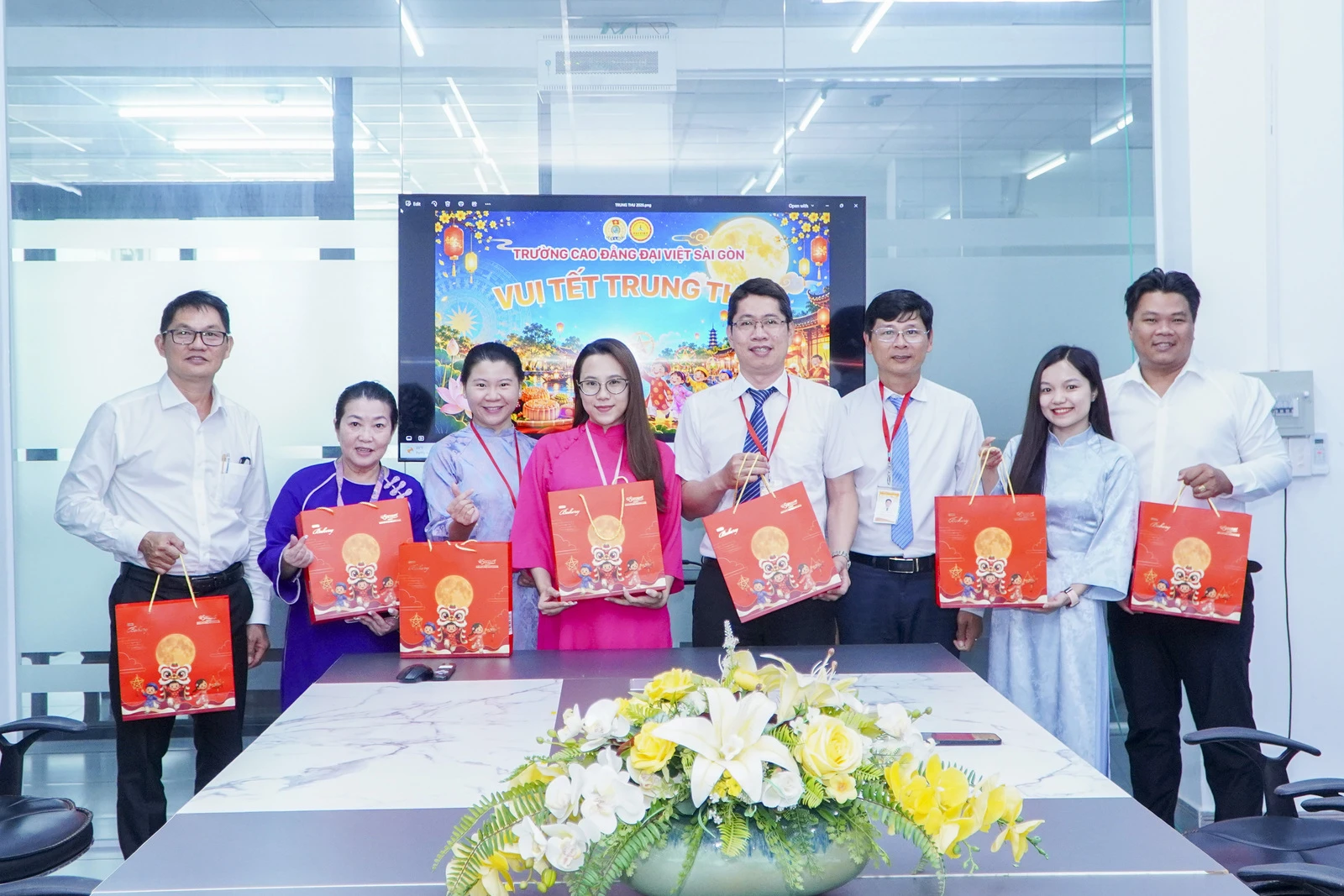 TẾT TRUNG THU - TRỌN TÌNH ĐOÀN VIÊN DƯỚI MÁI TRƯỜNG