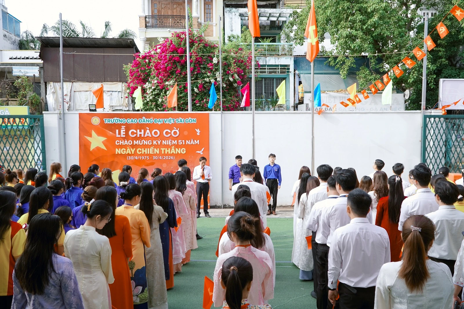 THÁNG TƯ VỀ, NGHE KHÚC KHẢI HOÀN CA TRONG DÒNG CHẢY KÝ ỨC