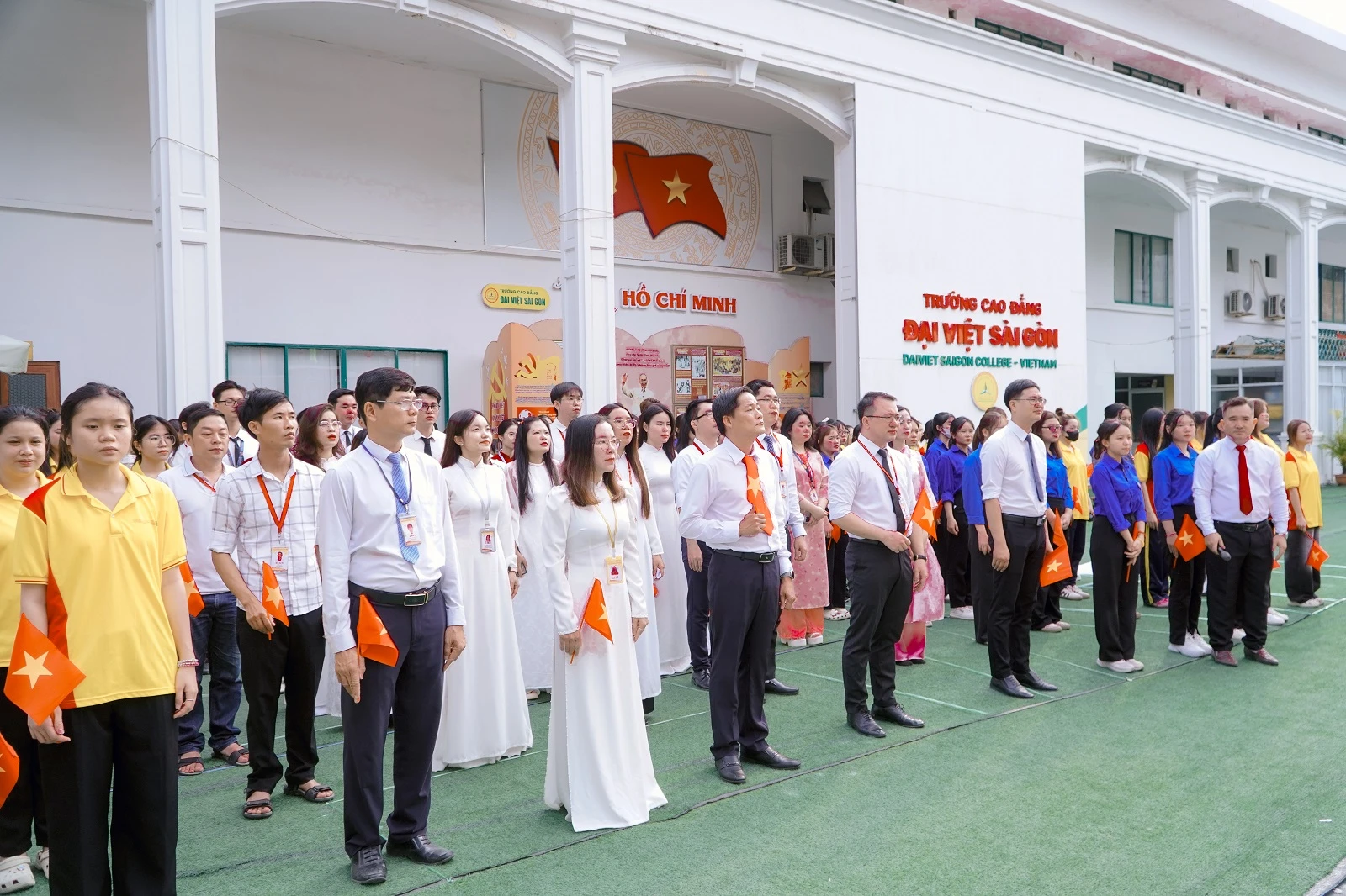 THÁNG TƯ VỀ, NGHE KHÚC KHẢI HOÀN CA TRONG DÒNG CHẢY KÝ ỨC