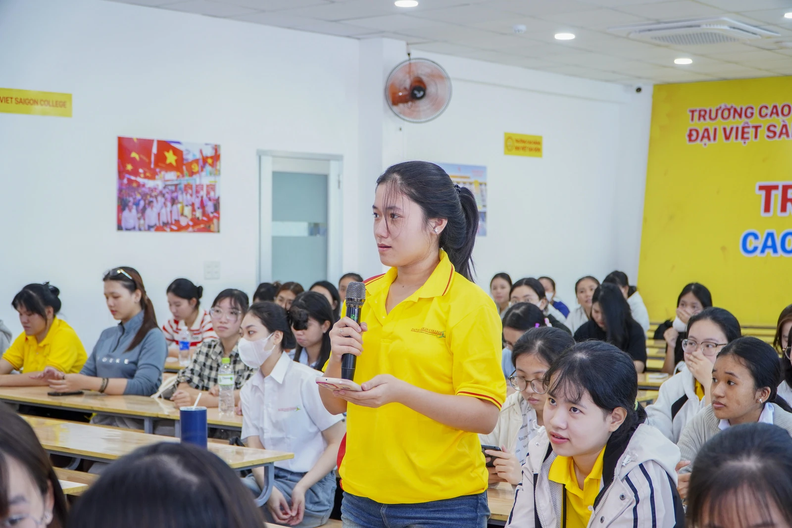 THÍCH NGHI VỚI MÔI TRƯỜNG HỌC TẬP CAO ĐẲNG - ĐẠI HỌC