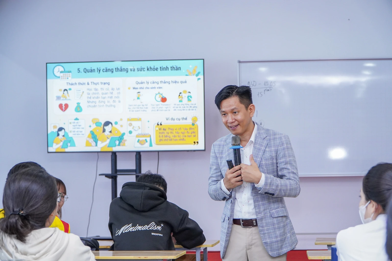 THÍCH NGHI VỚI MÔI TRƯỜNG HỌC TẬP CAO ĐẲNG - ĐẠI HỌC