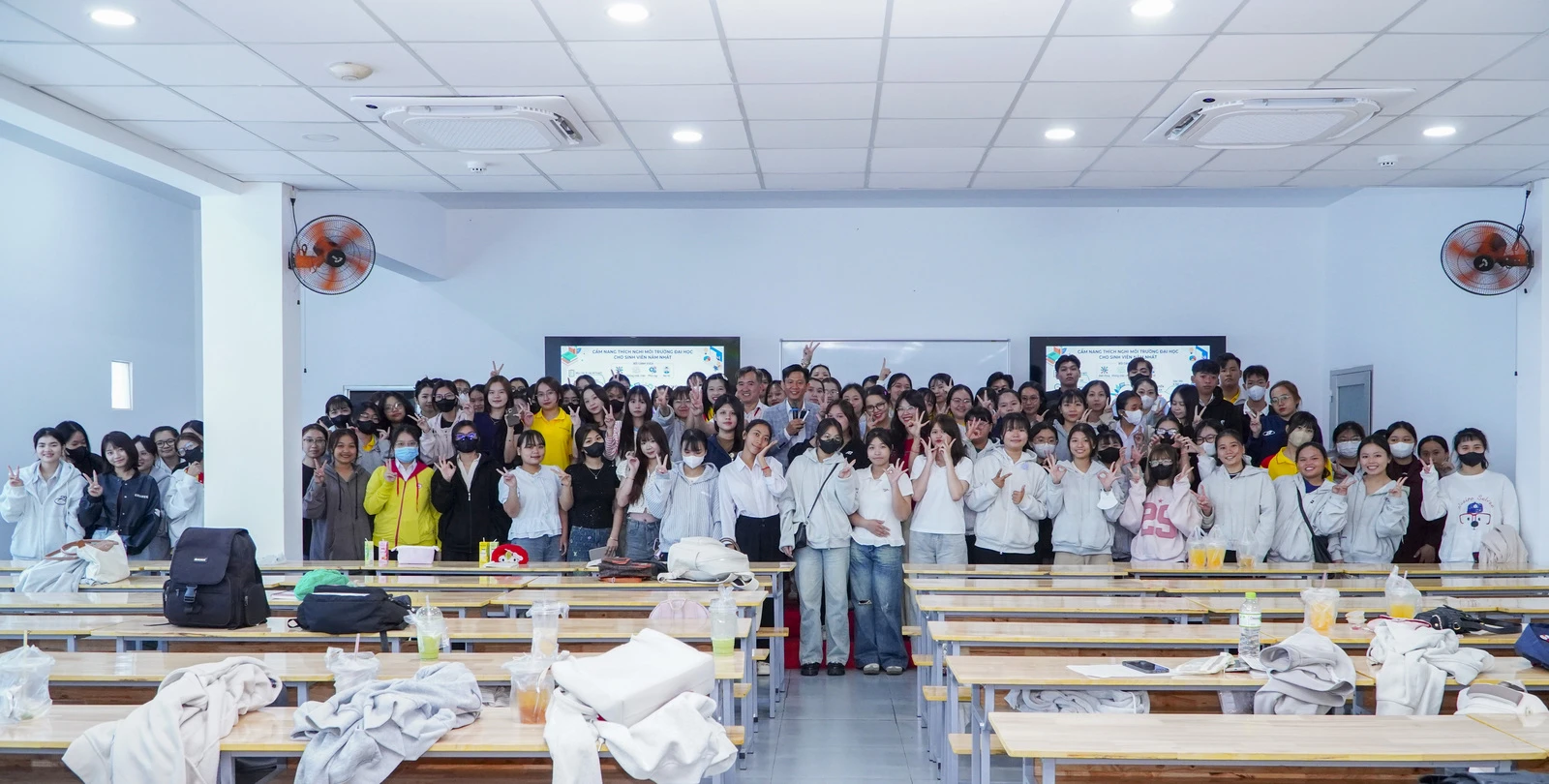 THÍCH NGHI VỚI MÔI TRƯỜNG HỌC TẬP CAO ĐẲNG - ĐẠI HỌC