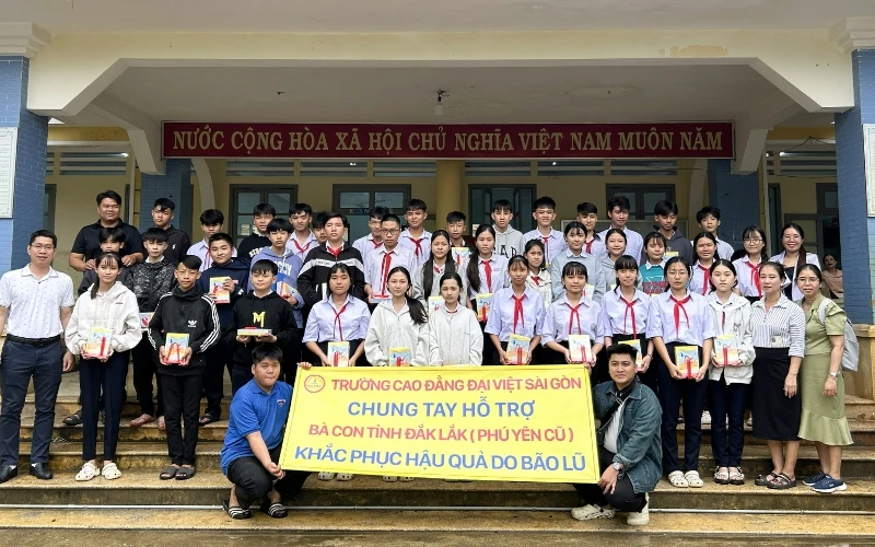 TIẾP NỐI HÀNH TRÌNH - THẮP LÊN NIỀM TIN TẠI TRƯỜNG THCS NGUYỄN CHÍ THANH