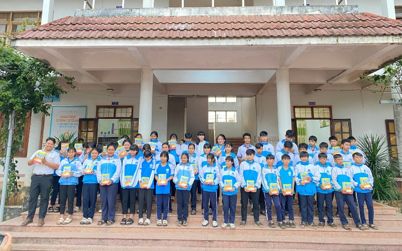 TIẾP TỤC HÀNH TRÌNH LAN TỎA YÊU THƯƠNG TẠI TRƯỜNG THCS CHU VĂN AN - ĐẮK LẮK