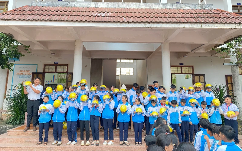 TIẾP TỤC HÀNH TRÌNH LAN TỎA YÊU THƯƠNG TẠI TRƯỜNG THCS CHU VĂN AN - ĐẮK LẮK