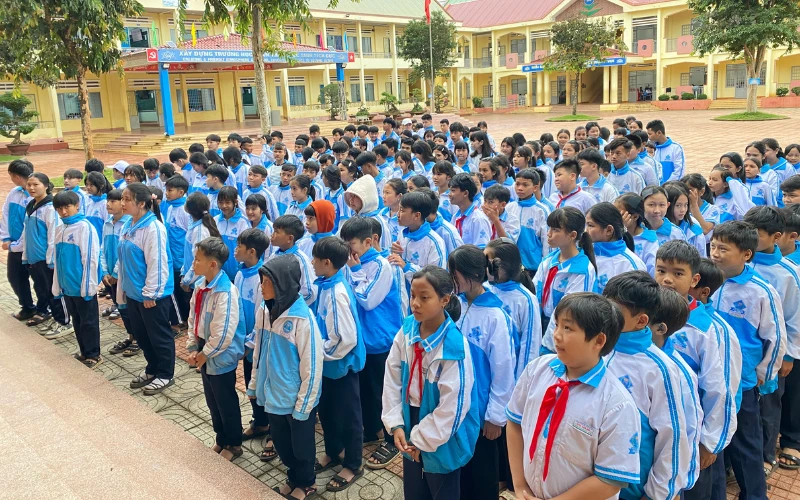 TIẾP TỤC HÀNH TRÌNH LAN TỎA YÊU THƯƠNG TẠI TRƯỜNG THCS CHU VĂN AN - ĐẮK LẮK