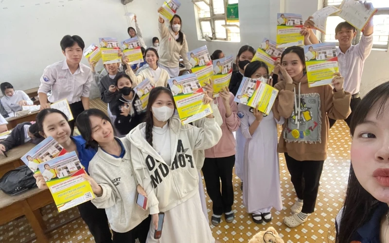 TIẾP TỤC HÀNH TRÌNH TƯ VẤN HƯỚNG NGHIỆP 2026 - TẠI TỈNH KHÁNH HÒA - TRƯỜNG THPT TRẦN QUÝ CÁP