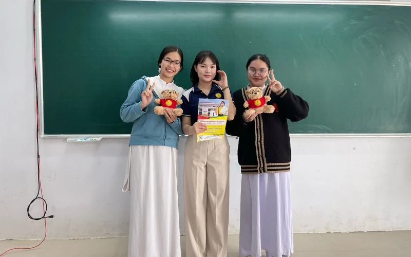 TIẾP TỤC HÀNH TRÌNH TƯ VẤN HƯỚNG NGHIỆP 2026 - TẠI TỈNH KHÁNH HÒA - TRƯỜNG THPT TRẦN QUÝ CÁP