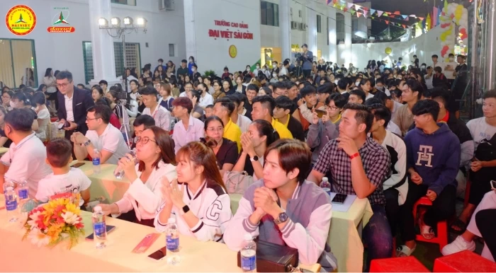 Cao đẳng Đại Việt Sài Gòn Tổ Chức Hoạt Động Vui Chơi Trong Trường Học