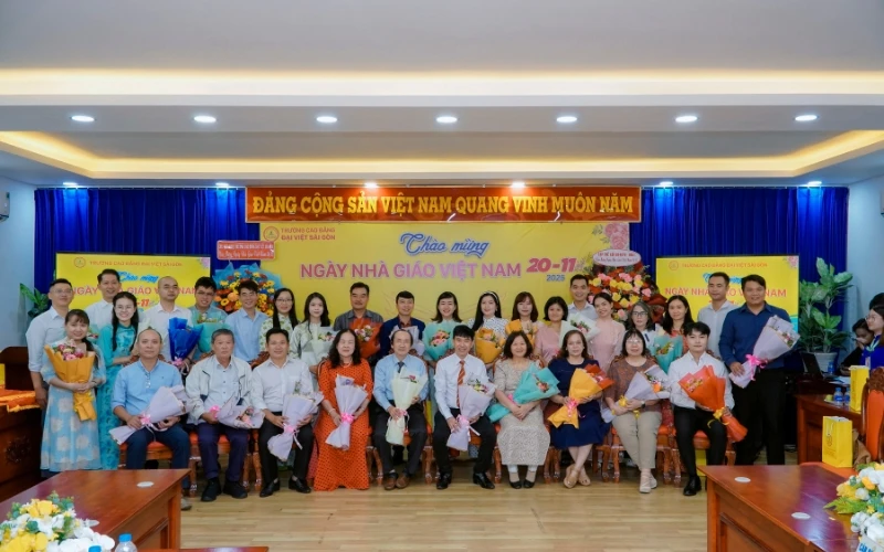 Tri Ân 20/11: Đại Việt Sài Gòn Tôn Vinh Hai Nhà Giáo Ưu Túv