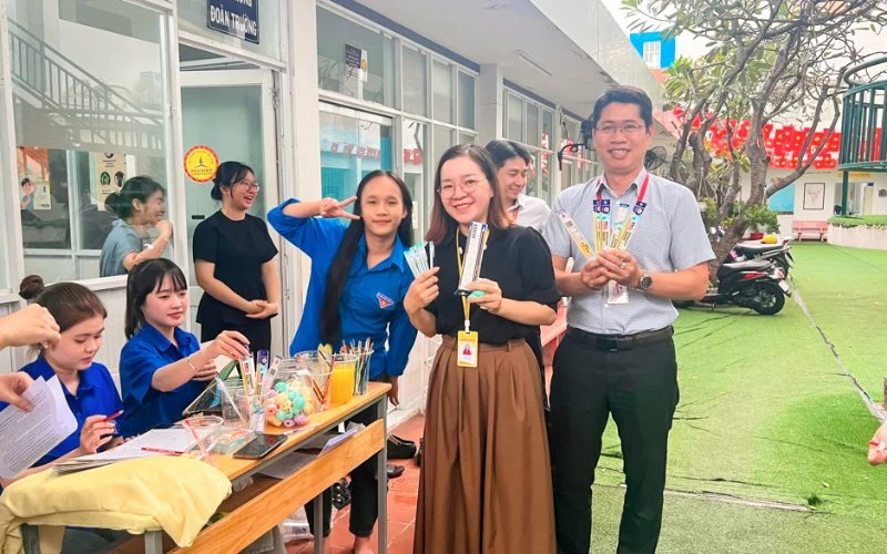 Trung Thu Yêu Thương - Lan Tỏa Ánh Trăng Nghĩa Tình