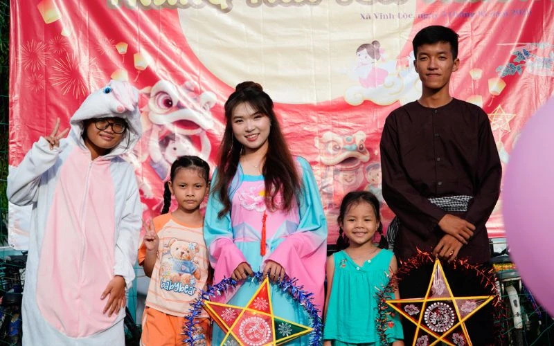Trung Thu Yêu Thương - Trao Nụ Cười, Gửi Yêu Thương Đến Các Em Nhỏ