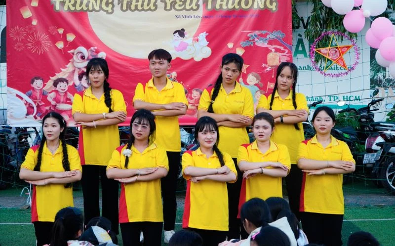 Trung Thu Yêu Thương - Trao Nụ Cười, Gửi Yêu Thương Đến Các Em Nhỏ