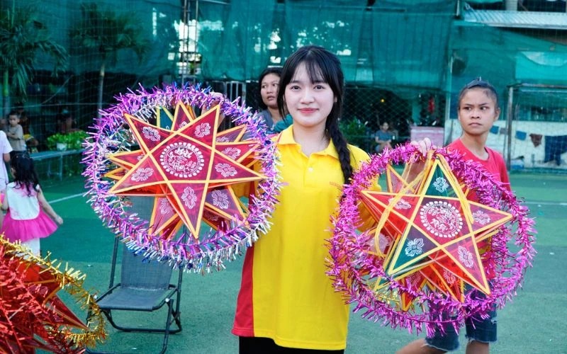 Trung Thu Yêu Thương - Trao Nụ Cười, Gửi Yêu Thương Đến Các Em Nhỏ