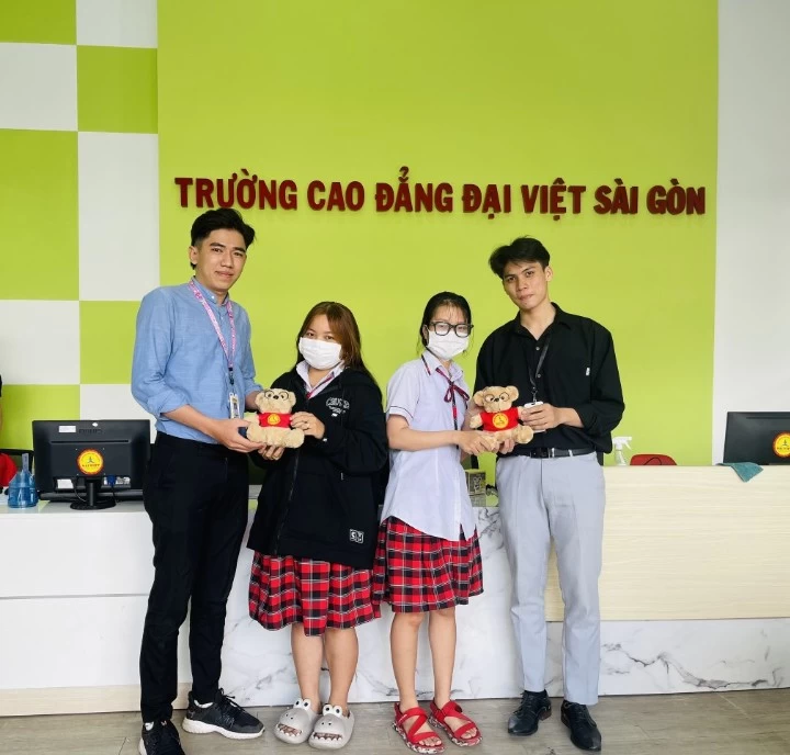 Trường Cao đẳng Đại Việt Sài Gòn chào đón tân sinh viên