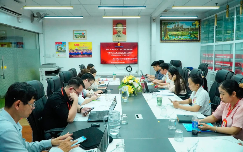 Trường Cao Đẳng Đại Việt Sài Gòn Tham Dự Hội Nghị Triển Khai Nghị Quyết 71-Nq/Tw Của Bộ Chính Trị