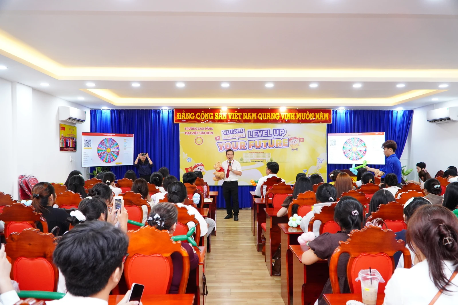 TRƯỜNG CAO ĐẲNG ĐẠI VIỆT SÀI GÒN TỔ CHỨC LỄ CHÀO TÂN SINH VIÊN K26 – ĐỢT 4