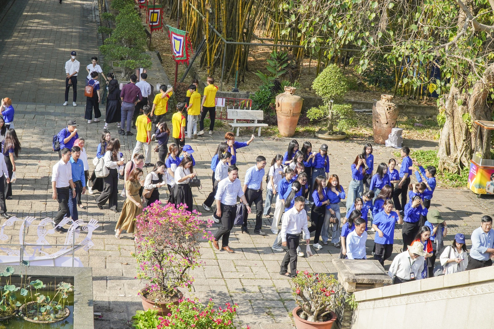 TRƯỜNG CAO ĐẲNG ĐẠI VIỆT SÀI GÒN TỔ CHỨC LỄ DÂNG HƯƠNG TƯỞNG NIỆM CÁC VUA HÙNG