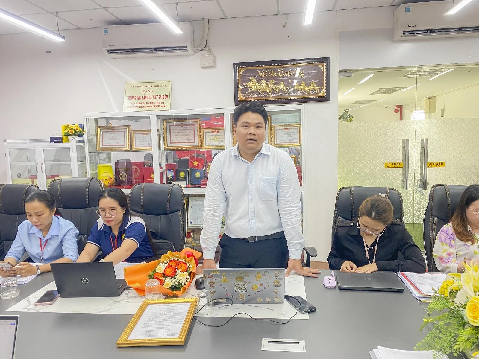 TRƯỜNG CAO ĐẲNG ĐẠI VIỆT SÀI GÒN TỔ CHỨC LỄ QUYẾT ĐỊNH BỔ NHIỆM PHÓ HIỆU TRƯỞNG