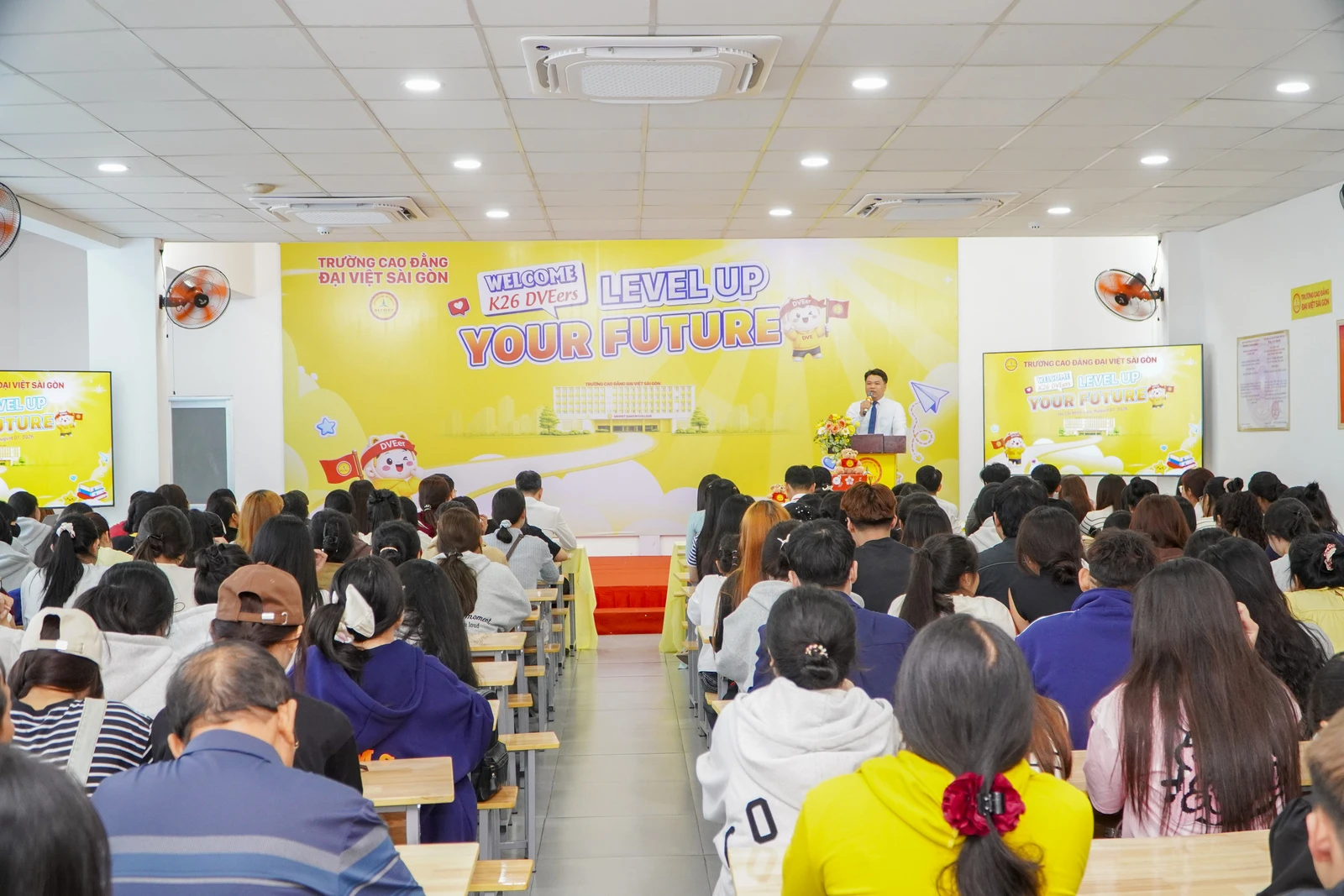 TRƯỜNG CAO ĐẲNG ĐẠI VIỆT SÀI GÒN TỔ CHỨC THÀNH CÔNG LỄ CHÀO ĐÓN TÂN SINH VIÊN K26 – ĐỢT 2