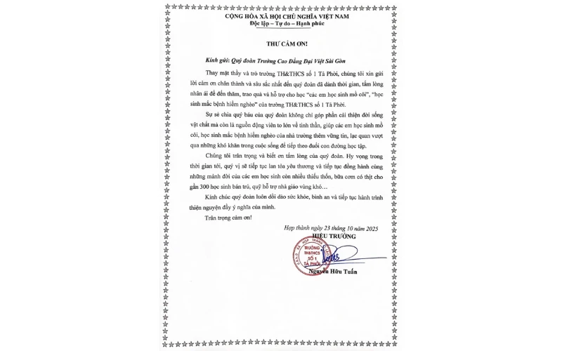 Trường Cao Đẳng Đại Việt Sài Gòn Trao Quà Cho Các Em Nhỏ Vùng Cao Tả Phời