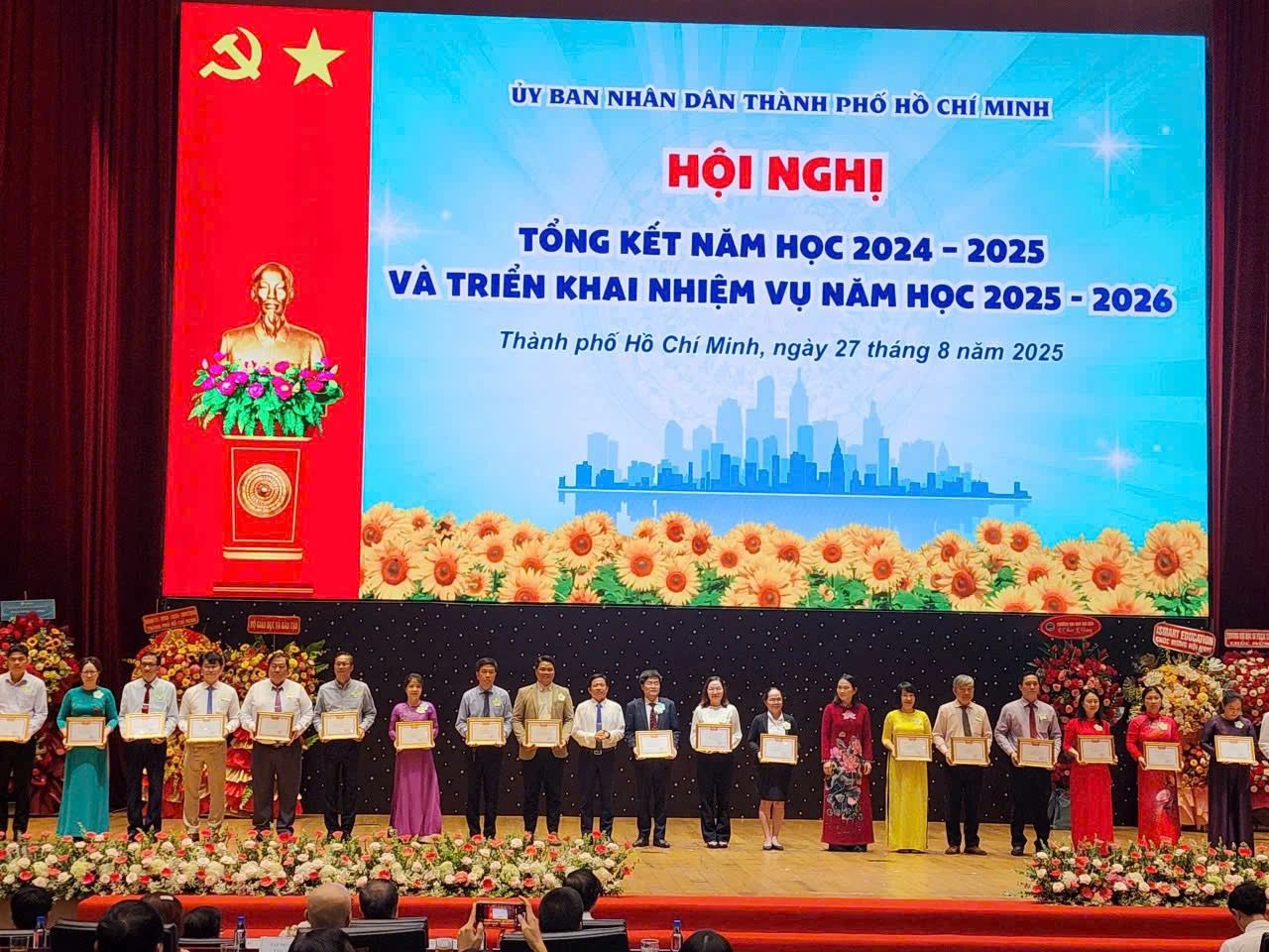 Trường Cao Đẳng Đại Việt Sài Gòn Vinh Dự Nhận Danh Hiệu “Tập Thể Lao Động Xuất Sắc” Năm Học 2024 - 2025