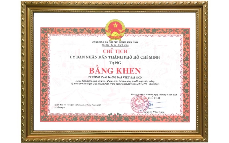 Ubnd Tp. Hồ Chí Minh Trao Tặng Bằng Khen Thành Tích Xuất Sắc Đặc Biệt Cho Trường Cao Đẳng Đại Việt Sài Gòn