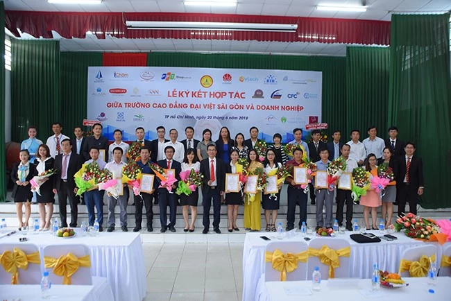 Lễ ký kết hợp tác giữa Trường Cao đẳng Đại Việt Sài Gòn và doanh nghiệp