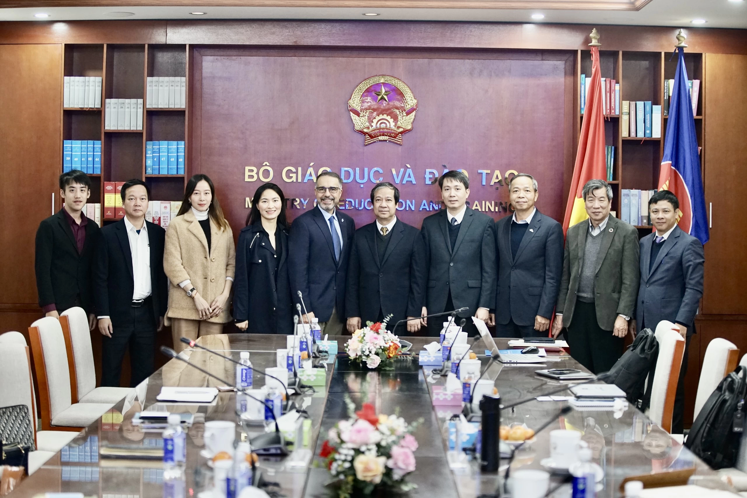 Thúc đẩy hợp tác giữa Việt Nam và Intel về chuyển đổi số, trí tuệ nhân tạo