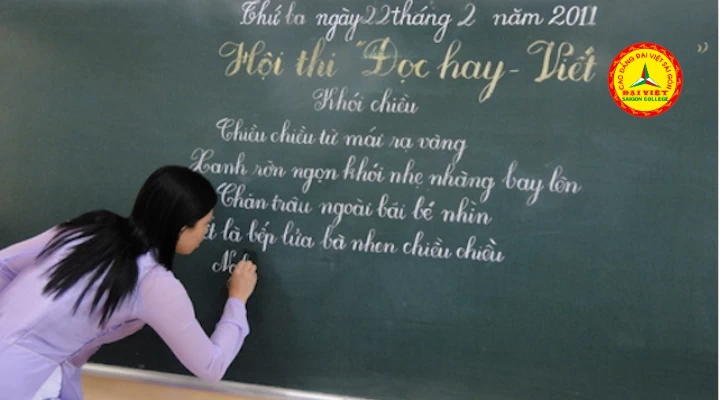 3 Tuyệt Chiêu Để Viết Bảng Bằng Phấn Được Đẹp | Trường Cao Đẳng Đại Việt Sài Gòn