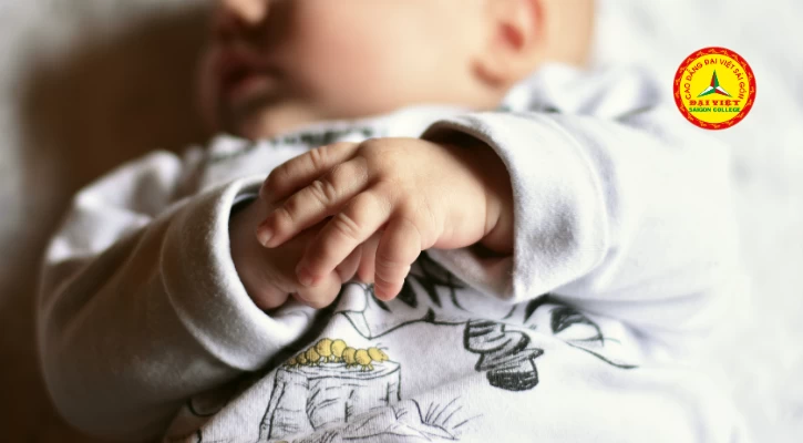 6 Bộ Phận Tuyệt Đối Phải Giữ Ấm Cho Trẻ Khi Trời Lạnh | Trường Cao Đẳng Đại Việt Sài Gòn