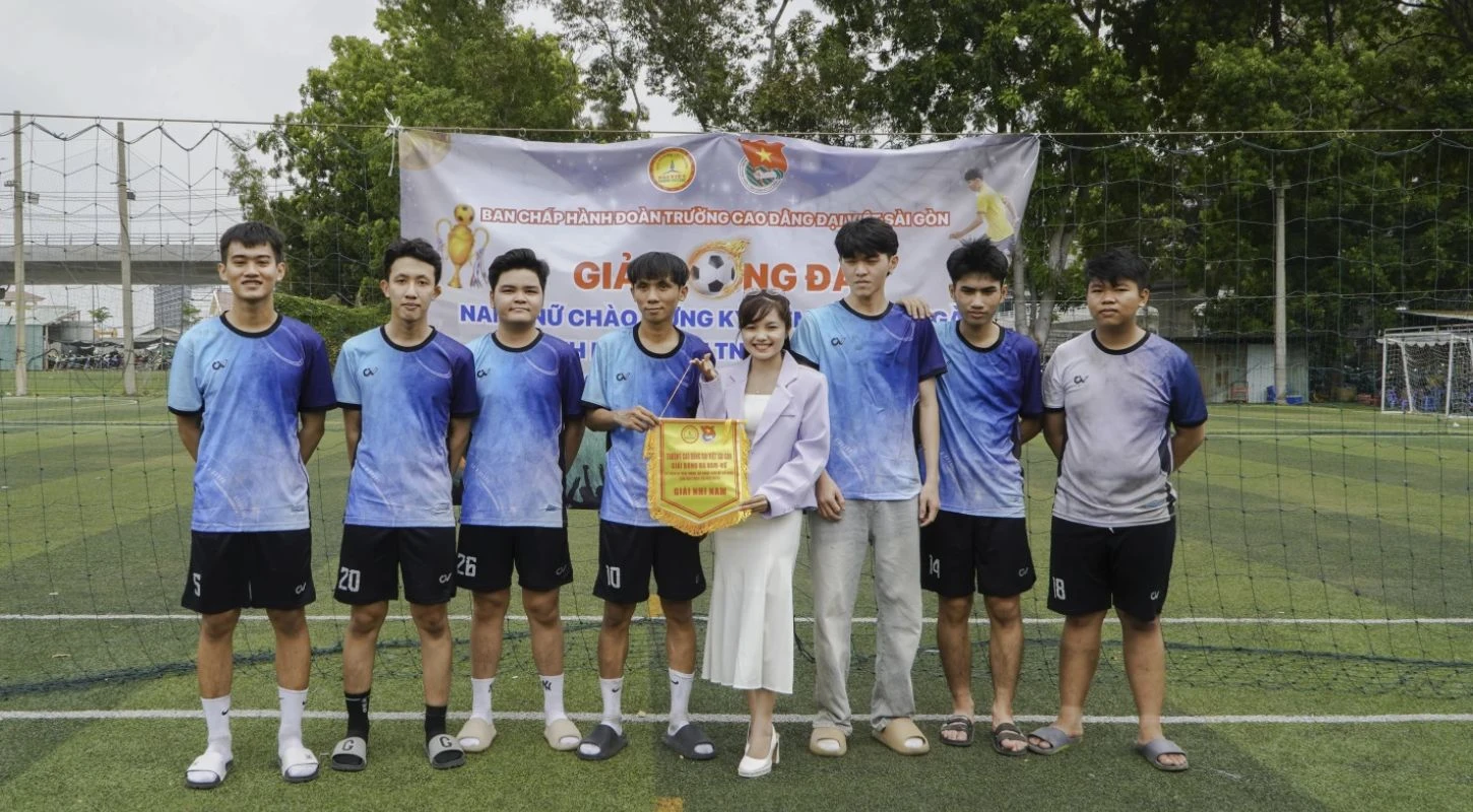Á Quân Giải Bóng Đá Chào Mừng 94 Năm Thành Lập Đoàn Thanh Tncs Hồ Chí Minh | Trường Cao Đẳng Đại Việt Sài Gòn