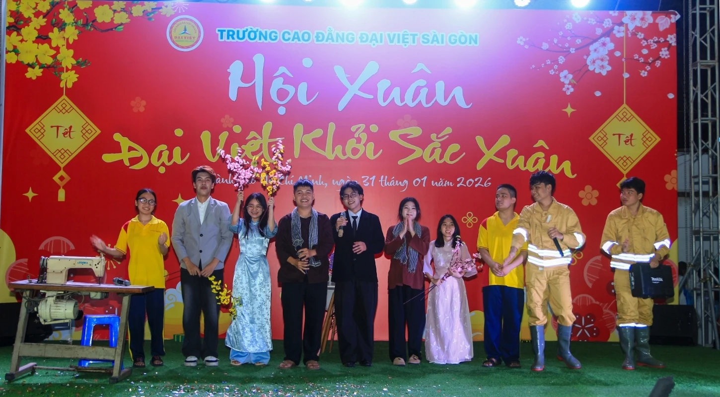 CHÍNH THỨC RA MẮT VỞ KỊCH: GIỮA DÒNG SỐ LIỆU, CÒN MỘT MÁI NHÀ – KHI KINH TẾ BẮT TAY CÙNG CÔNG NGHỆ | Trường Cao Đẳng Đại Việt Sài Gòn