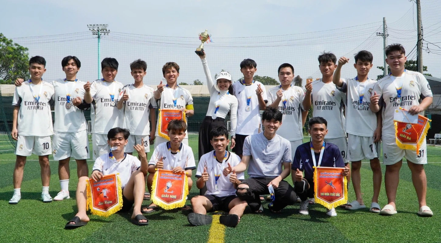 CHÚC MỪNG GIẢI BÓNG ĐÁ TRƯỜNG CAO ĐẲNG ĐẠI VIỆT SÀI GÒN THÀNH CÔNG RỰC RỠ! | Trường Cao Đẳng Đại Việt Sài Gòn