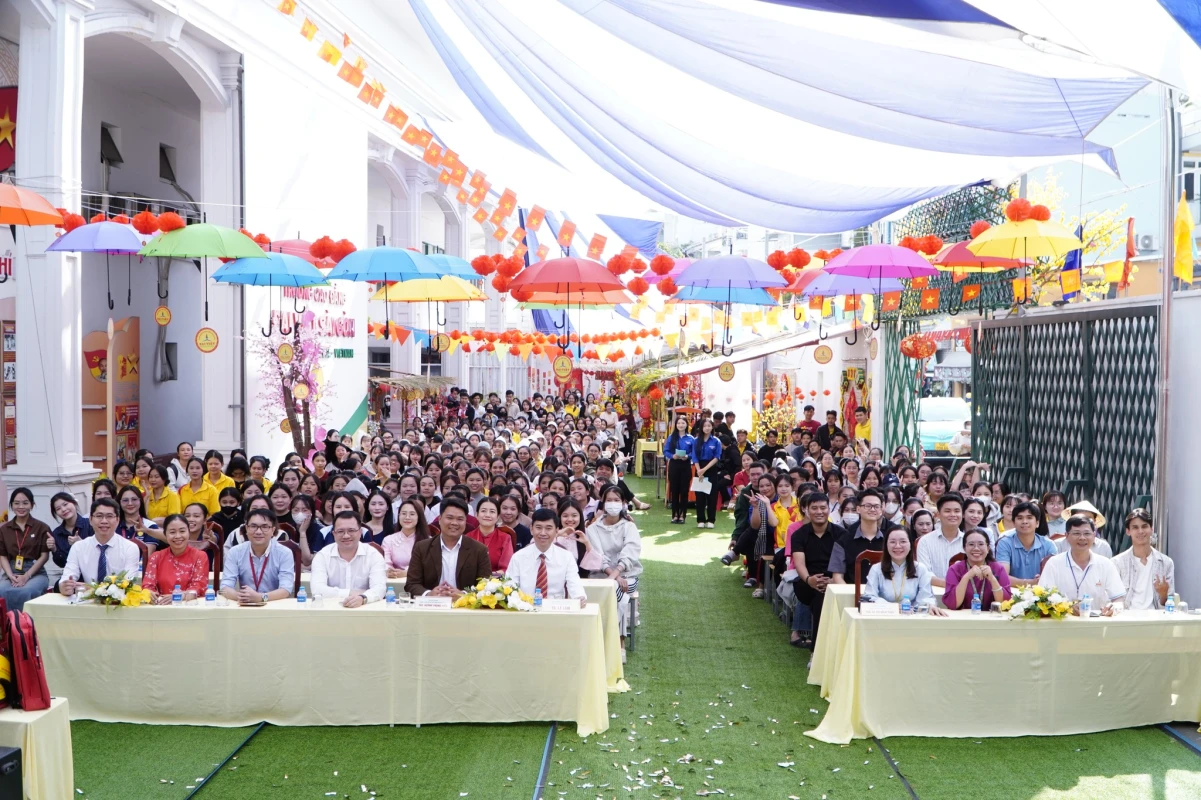 ĐẠI VIỆT KHỞI SẮC XUÂN 2026 | Trường Cao Đẳng Đại Việt Sài Gòn