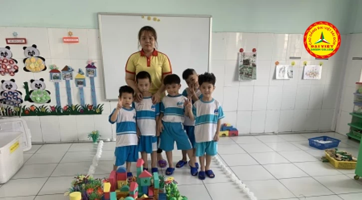 Định Hướng Khi Chọn Ngành Giáo Dục Mầm Non | Trường Cao Đẳng Đại Việt Sài Gòn