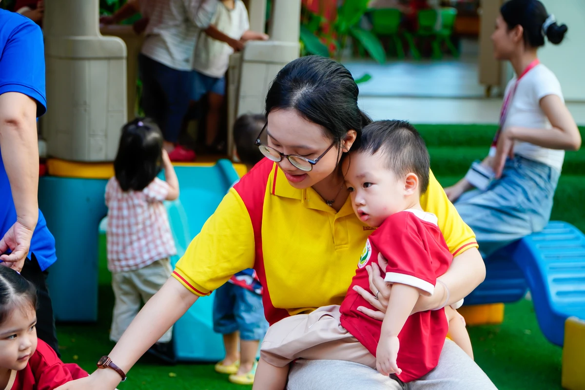 Em chưa từng làm mẹ nhưng em có một đàn con | Trường Cao Đẳng Đại Việt Sài Gòn