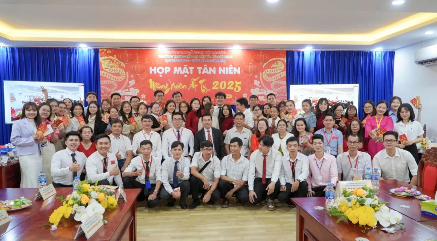 Khoa Công Nghệ Ô Tô Rộn Ràng Tham Gia Tân Niên Trường Cao Đẳng Đại Việt Sài Gòn | Trường Cao Đẳng Đại Việt Sài Gòn