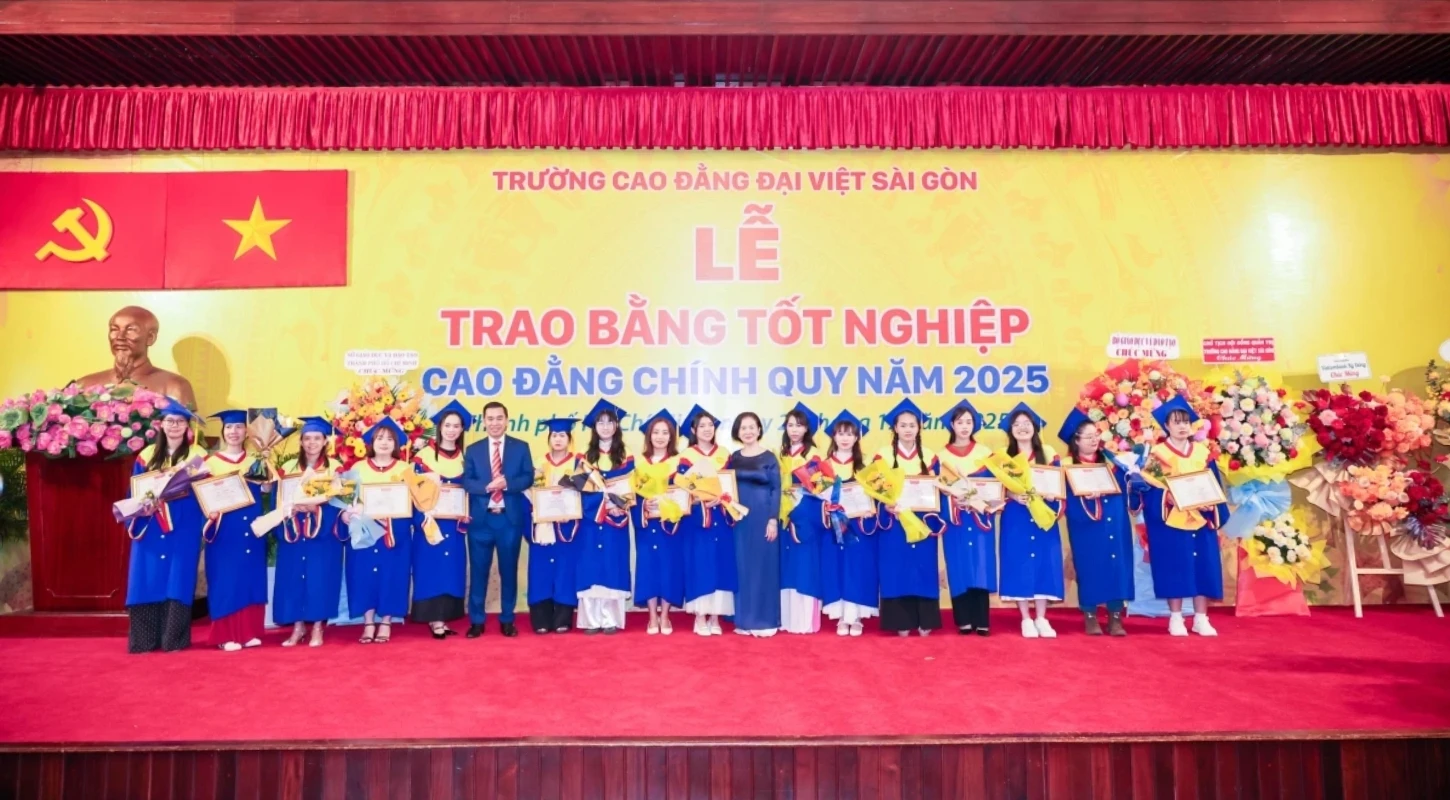 Lễ trao bằng tốt nghiệp năm 2025 – dấu mốc trưởng thành đầy tự hào của sinh viên trường cao đẳng đại việt sài gòn | Trường Cao Đẳng Đại Việt Sài Gòn