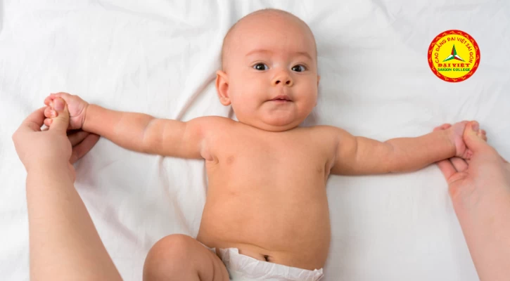 Một Số Dấu Hiệu Phát Hiện Trẻ Thông Minh Từ 7 – 12 Tháng Tuổi | Trường Cao Đẳng Đại Việt Sài Gòn