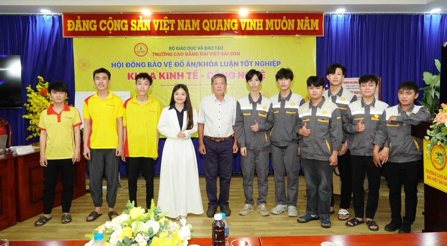 NGÀY HỘI BẢO VỆ ĐỒ ÁN TỐT NGHIỆP NGÀNH CÔNG NGHỆ KỸ THUẬT CƠ KHÍ: NƠI HỘI TỤ TRI THỨC, SÁNG TẠO VÀ CƠ HỘI NGHỀ NGHIỆP | Trường Cao Đẳng Đại Việt Sài Gòn