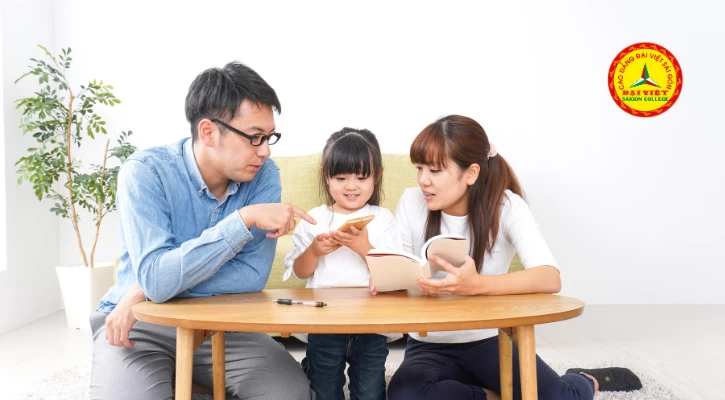 Nuôi Và Dạy Con Khôn Lớn | Trường Cao Đẳng Đại Việt Sài Gòn