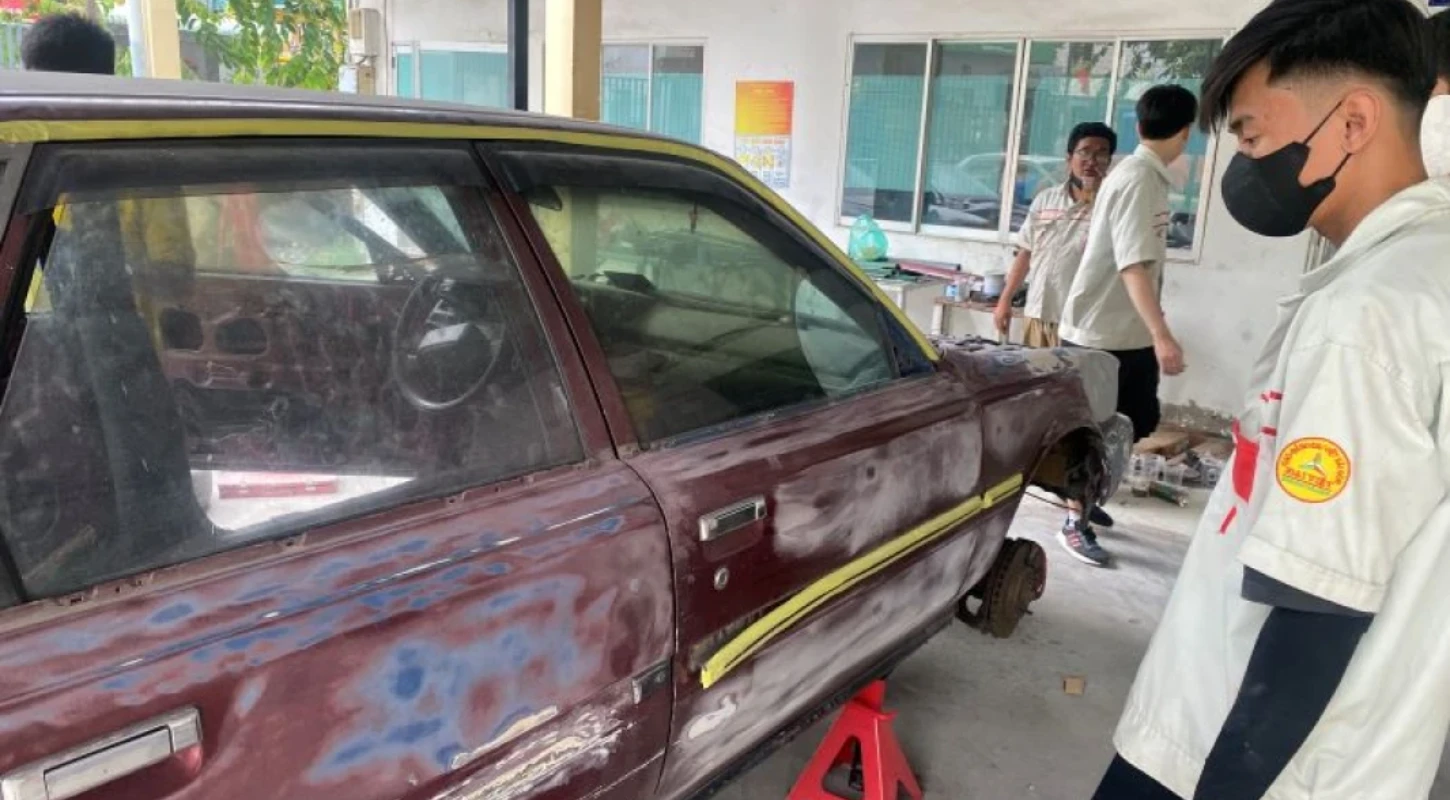 Sinh Viên Khoa Công Nghệ Ô Tô Tăng Cường Học Tập Thực Tiễn Tại Doanh Nghiệp | Trường Cao Đẳng Đại Việt Sài Gòn