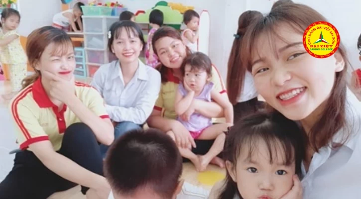 Sinh Viên Sư Phạm Thực Hiện Học Đi Đôi Với Hành | Trường Cao Đẳng Đại Việt Sài Gòn