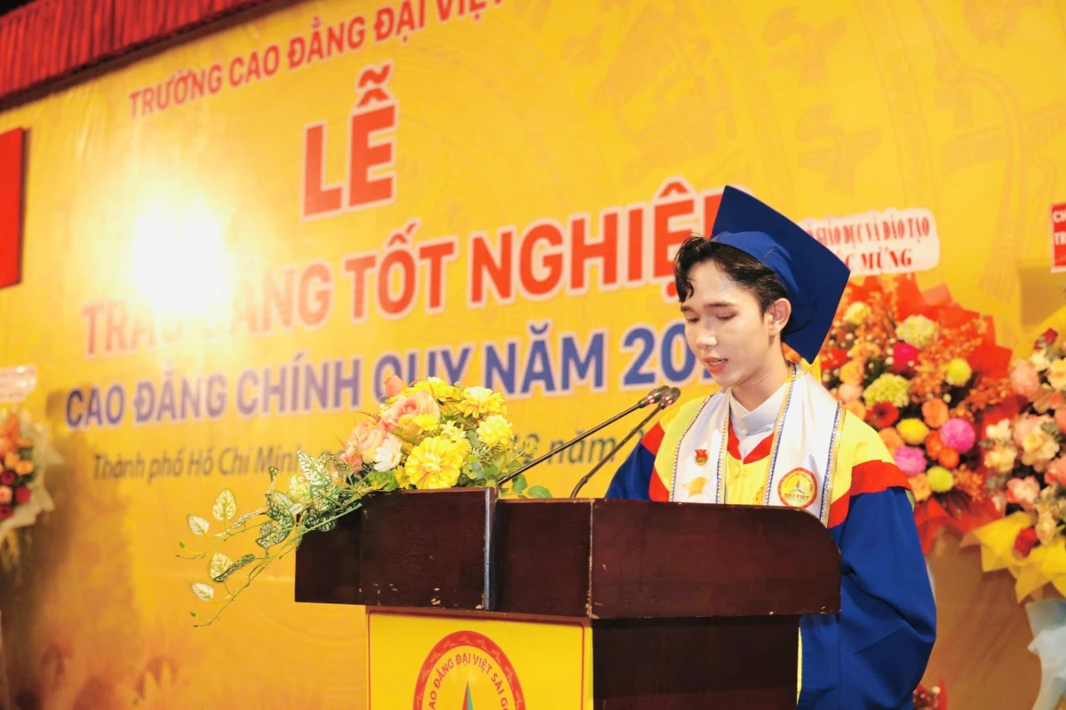 TÂN THỦ KHOA 2025 NGÀNH QUẢN TRỊ KINH DOANH | Trường Cao Đẳng Đại Việt Sài Gòn