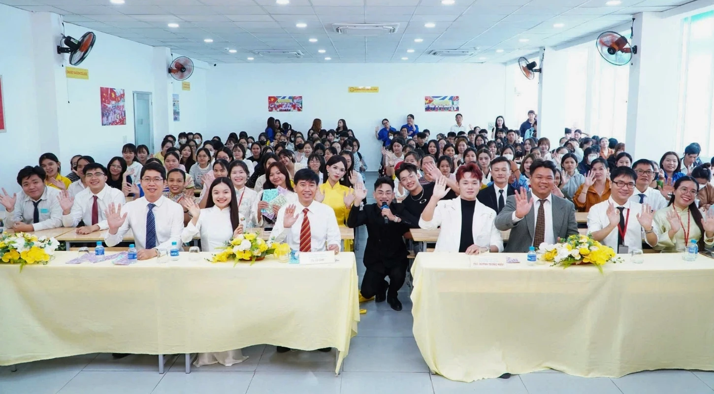TRƯỜNG CAO ĐẲNG ĐẠI VIỆT SÀI GÒN TỔ CHỨC LỄ KHAI GIẢNG – KHỞI ĐẦU HÀNH TRÌNH MỚI, KIẾN TẠO TƯƠNG LAI | Trường Cao Đẳng Đại Việt Sài Gòn