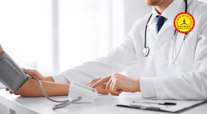 Vài Lưu Ý Khi Dùng Thuốc Tăng Huyết Áp | Trường Cao Đẳng Đại Việt Sài Gòn