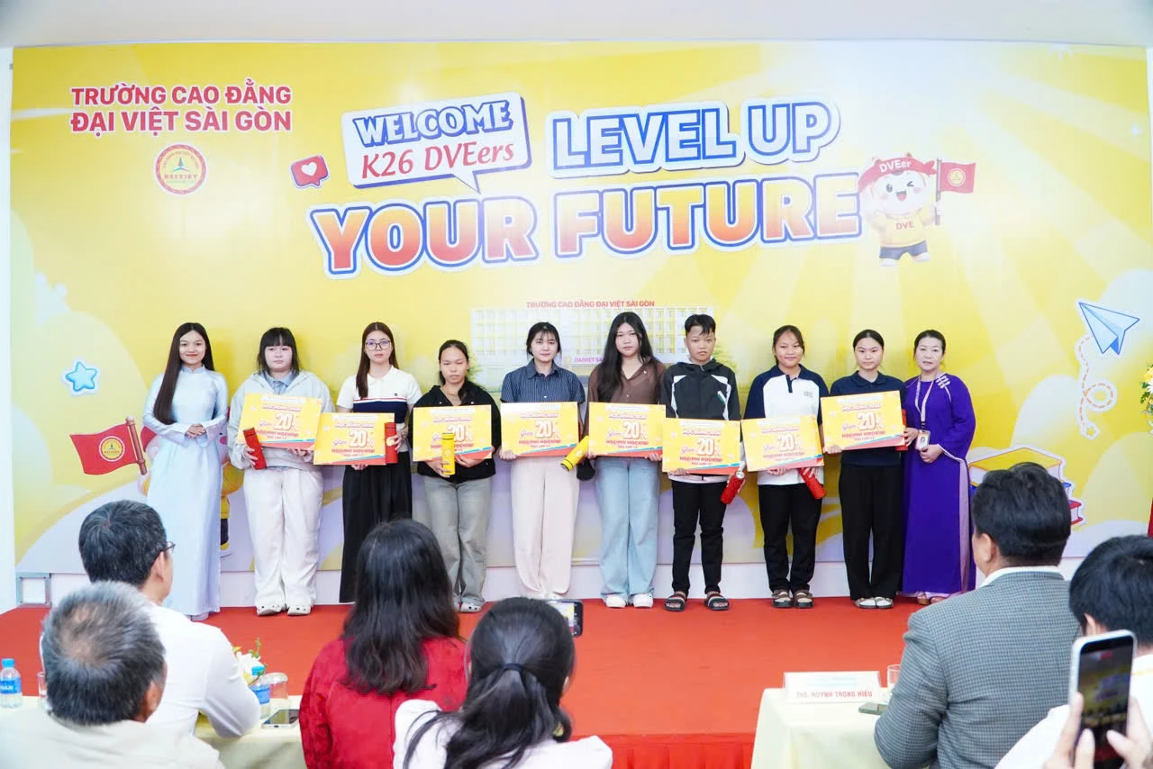BÙNG NỔ NĂNG LƯỢNG: KHOA KINH TẾ - KỸ THUẬT - CÔNG NGHỆ Ô TÔ CHÀO ĐÓN TÂN SINH VIÊN ĐỢT 3!